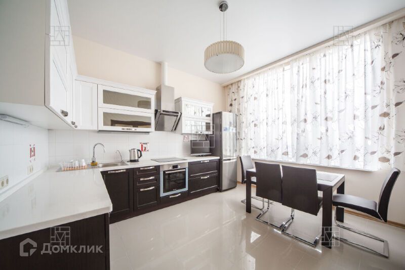 Сдаётся 3-комнатная квартира, 150 м²