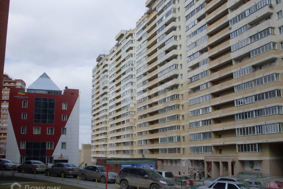 Сдаётся 2-комнатная квартира, 57 м²