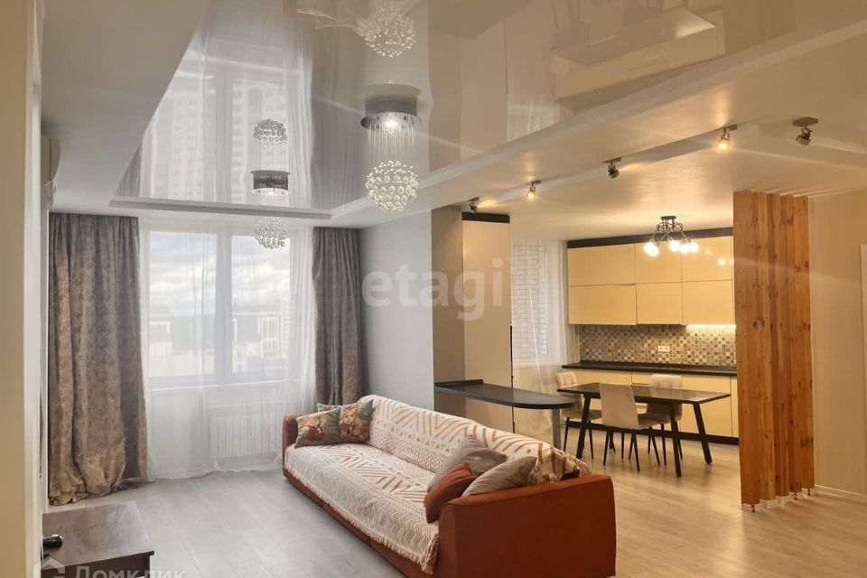 Продаётся 3-комнатная квартира, 108 м²
