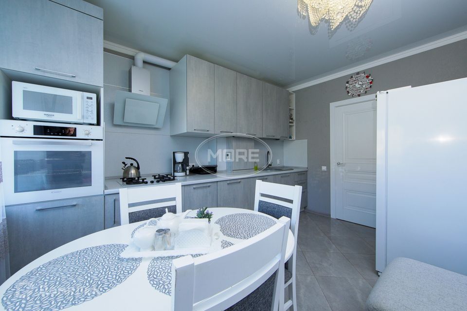 Продаётся 2-комнатная квартира, 57.6 м²