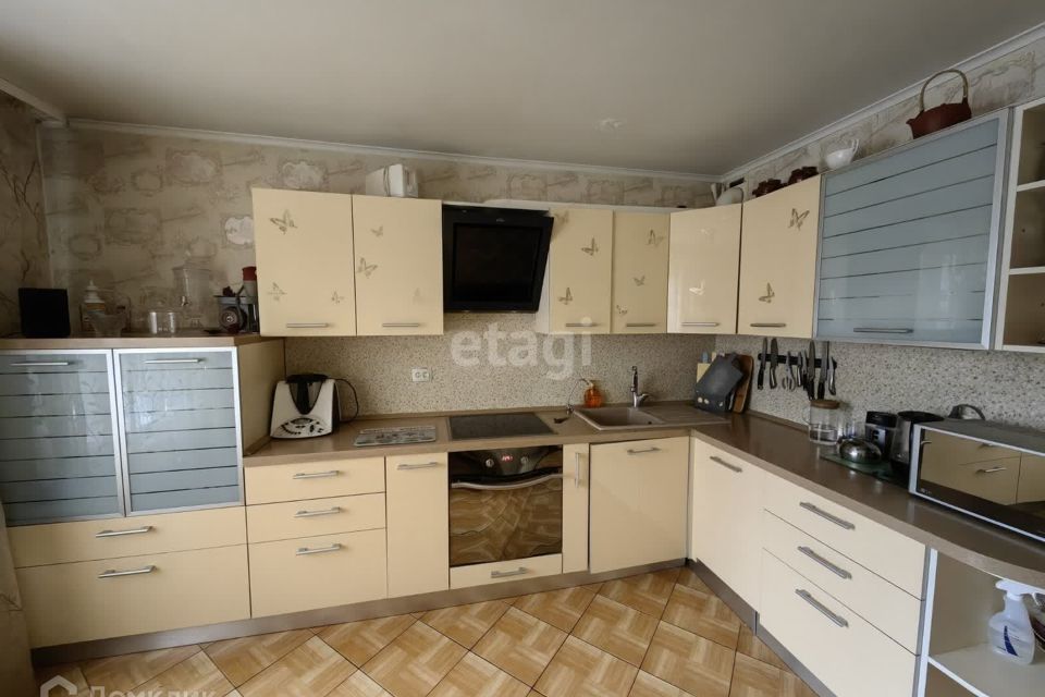 Продаётся 4-комнатная квартира, 116.7 м²