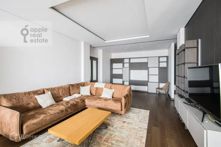 Продаётся 4-комнатная квартира, 158 м²