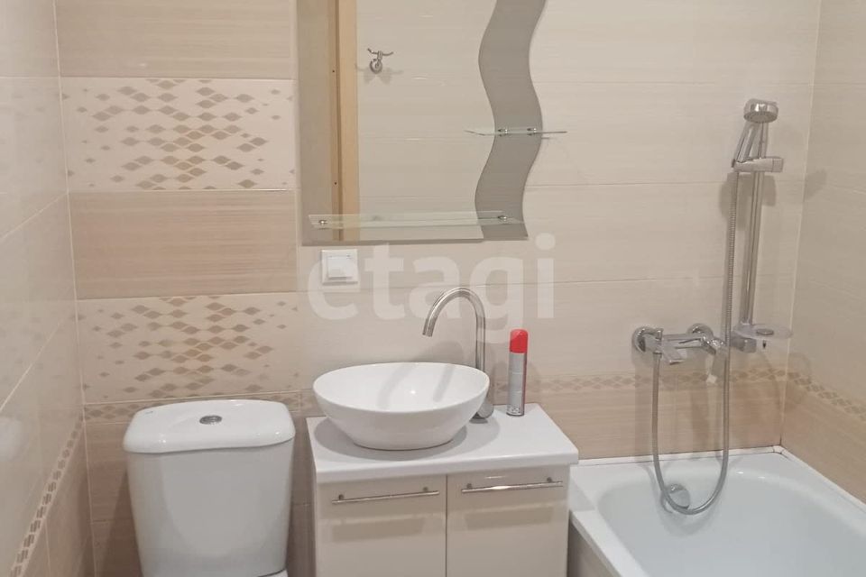 Продаётся комната в 2-комн. квартире, 54.3 м²