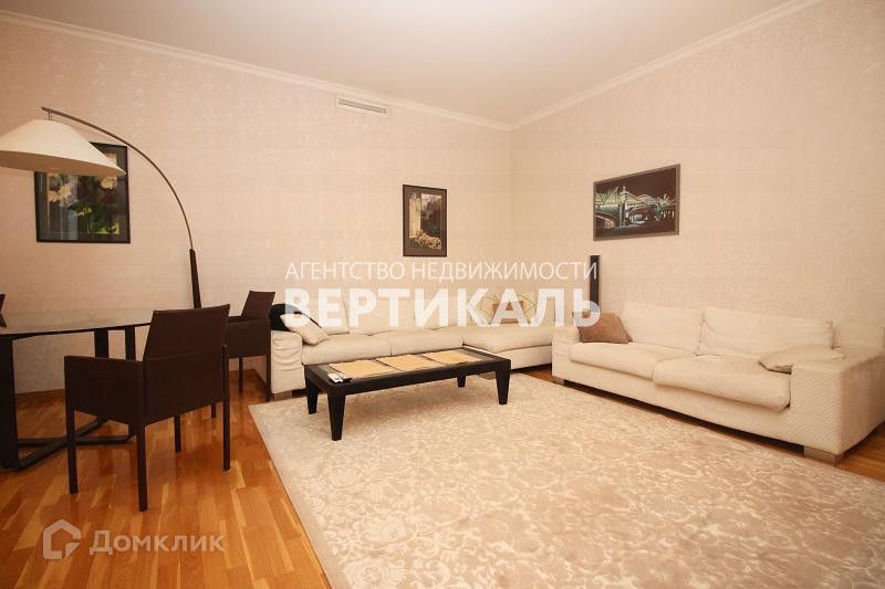 Сдаётся 2-комнатная квартира, 140.7 м²