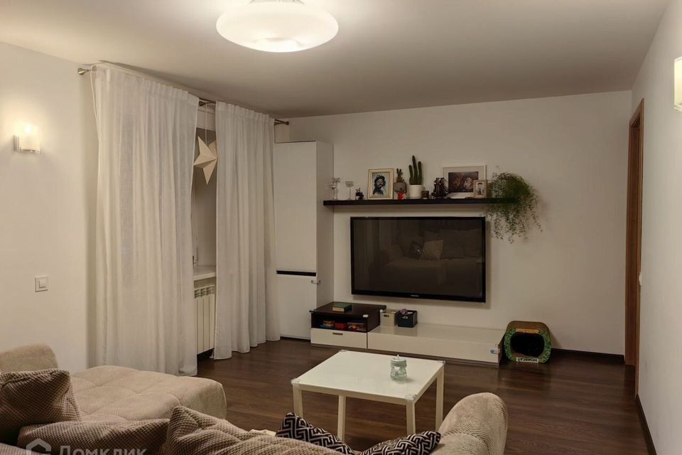 Продаётся 2-комнатная квартира, 76.6 м²