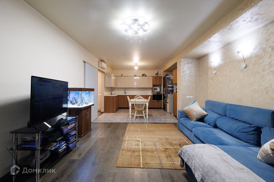 Продаётся 4-комнатная квартира, 90 м²
