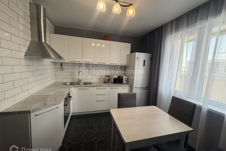 Сдаётся 1-комнатная квартира, 42 м²