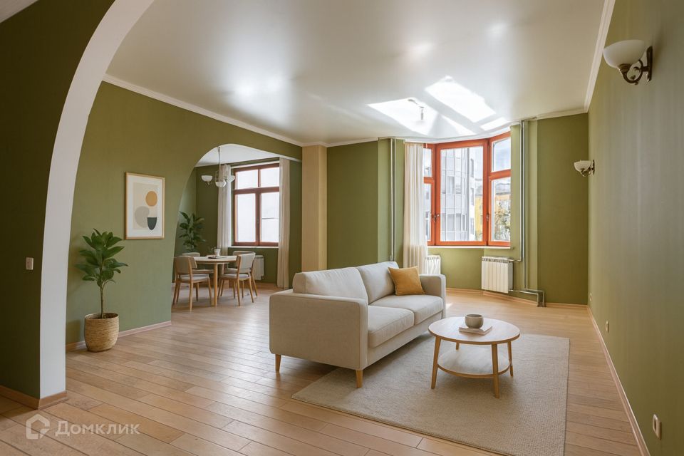 Продаётся 4-комнатная квартира, 177.3 м²