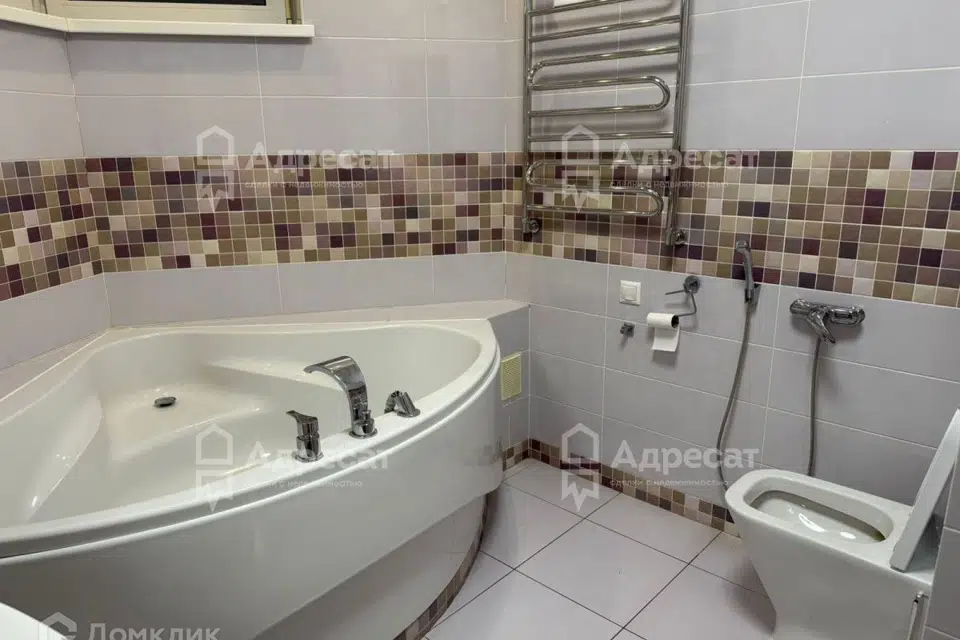 Продаётся 3-комнатная квартира, 134 м²