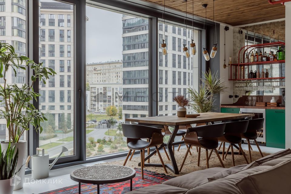 Продаётся 4-комнатная квартира, 150 м²