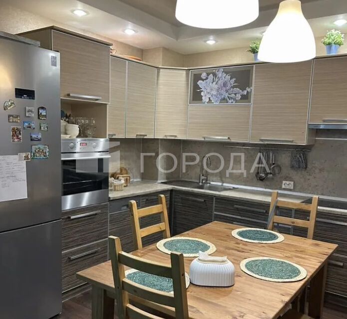 Продаётся 2-комнатная квартира, 56 м²