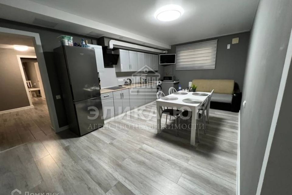 Продаётся 3-комнатная квартира, 97 м²