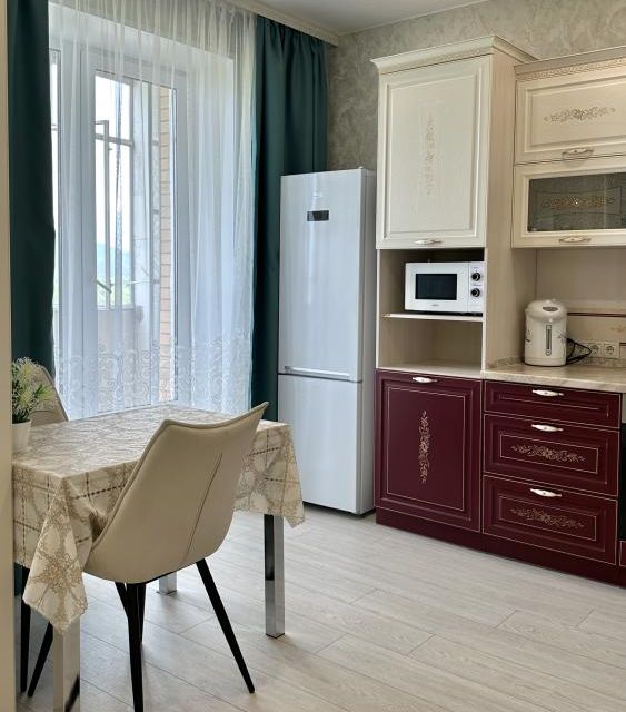 Продаётся 1-комнатная квартира, 40.8 м²