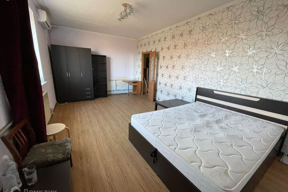Продаётся 1-комнатная квартира, 42 м²