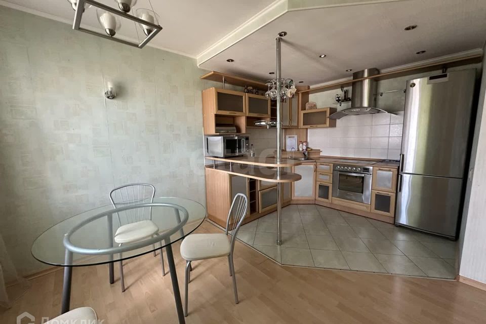 Продаётся 4-комнатная квартира, 120 м²