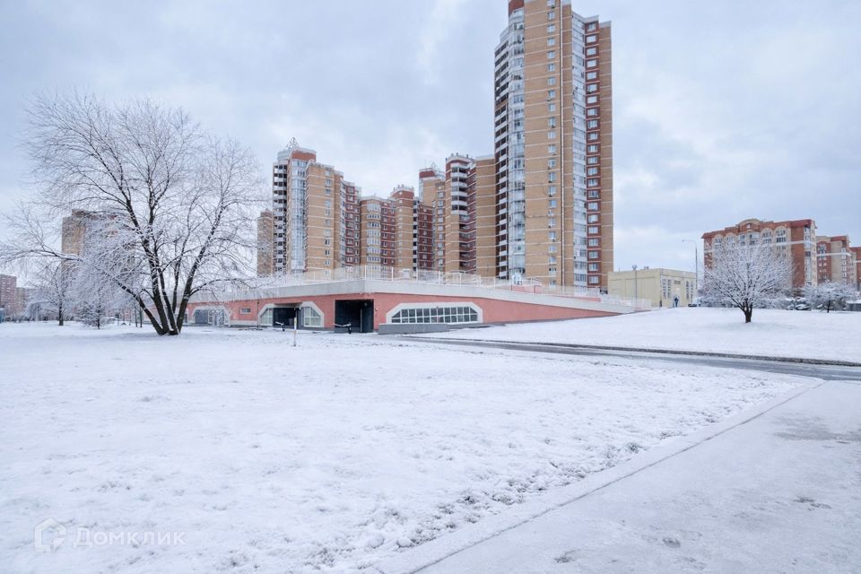 Продаётся машиноместо, 15 м²