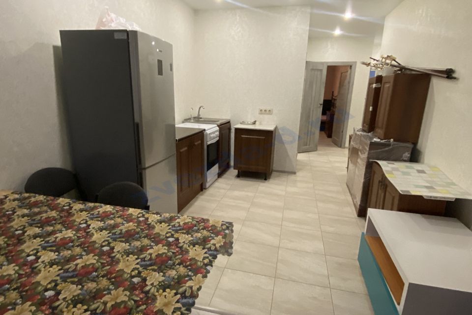 Сдаётся 2-комнатная квартира, 58 м²
