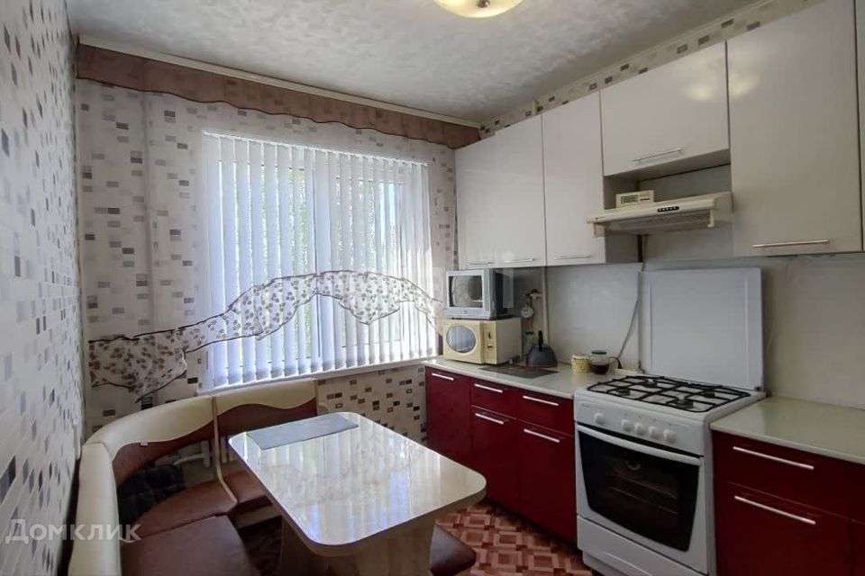 Продаётся 4-комнатная квартира, 70.2 м²