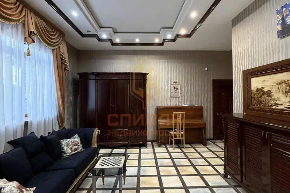 Продаётся 2-этажный дом, 403.1 м²