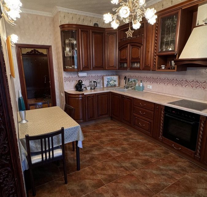 Продаётся 4-комнатная квартира, 134 м²