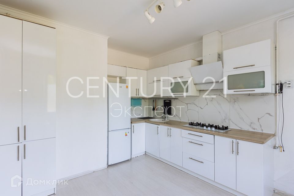Продаётся 1-комнатная квартира, 68 м²