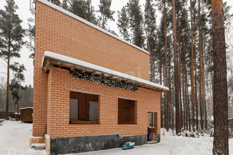 Продаётся 2-этажный дом, 130.7 м²