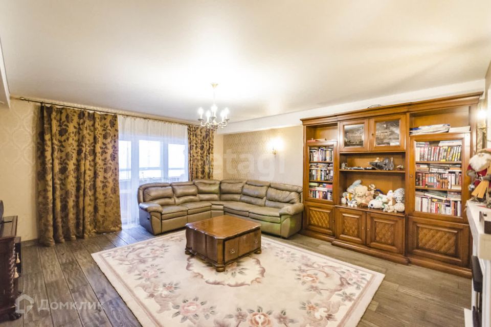 Продаётся 3-комнатная квартира, 118 м²