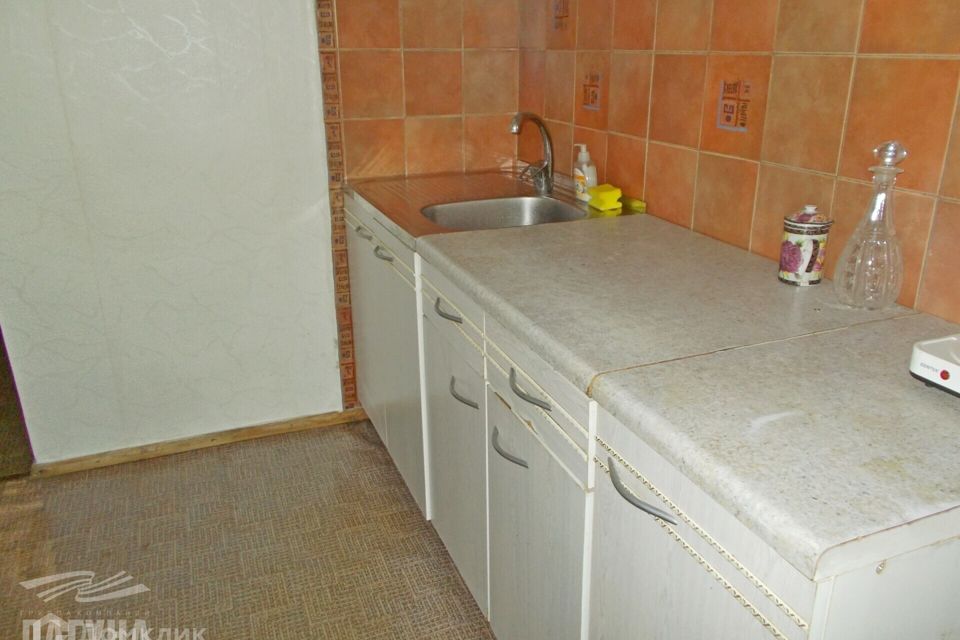 Продаётся 3-комнатная квартира, 56.4 м²