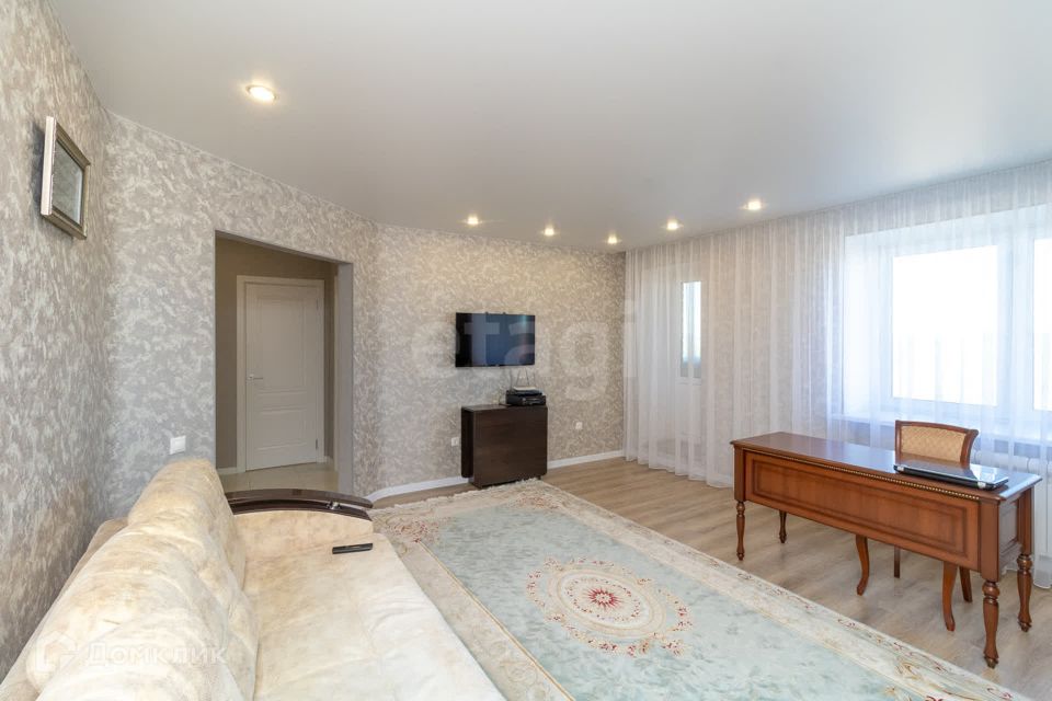 Продаётся 2-комнатная квартира, 65.4 м²