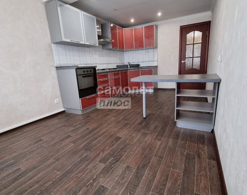 Продаётся 1-комнатная квартира, 52.3 м²