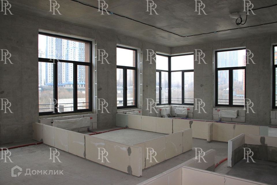 Продаётся 3-комнатная квартира, 104 м²