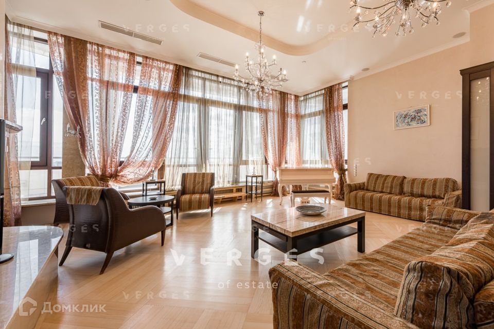 Сдаётся 6-комнатная квартира, 500 м²