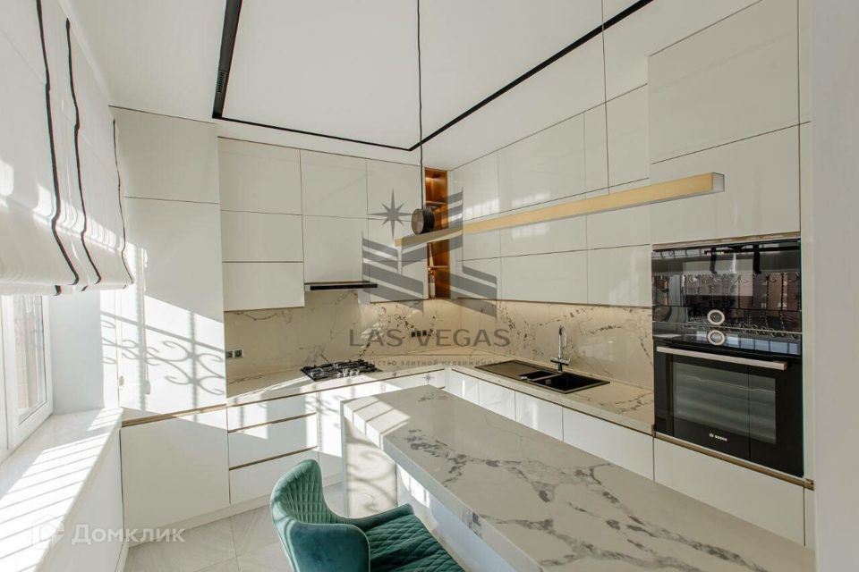 Сдаётся 4-комнатная квартира, 115 м²