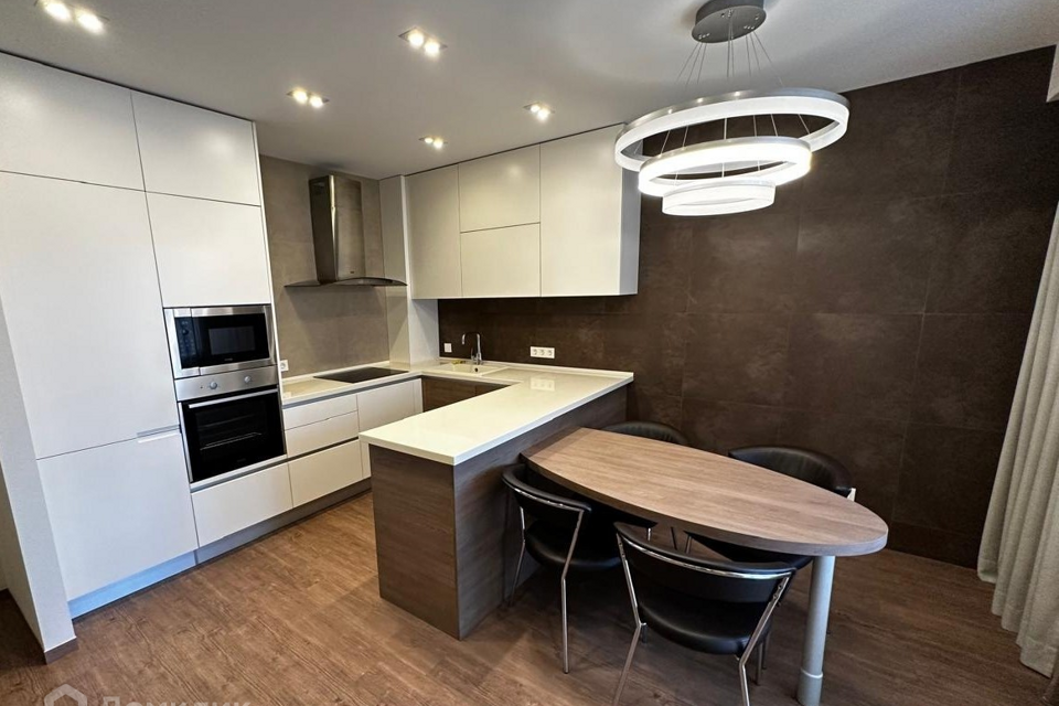 Продаётся 2-комнатная квартира, 62 м²