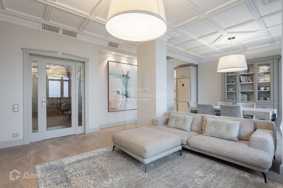 Продаётся 5-комнатная квартира, 182 м²
