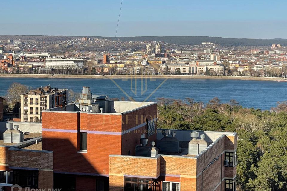 Продаётся 2-комнатная квартира, 92 м²