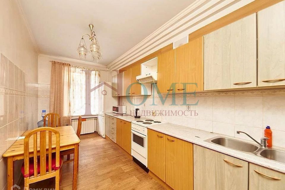 Сдаётся 4-комнатная квартира, 93 м²