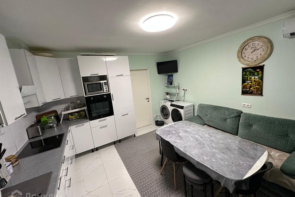 Продаётся 3-комнатная квартира, 62.3 м²