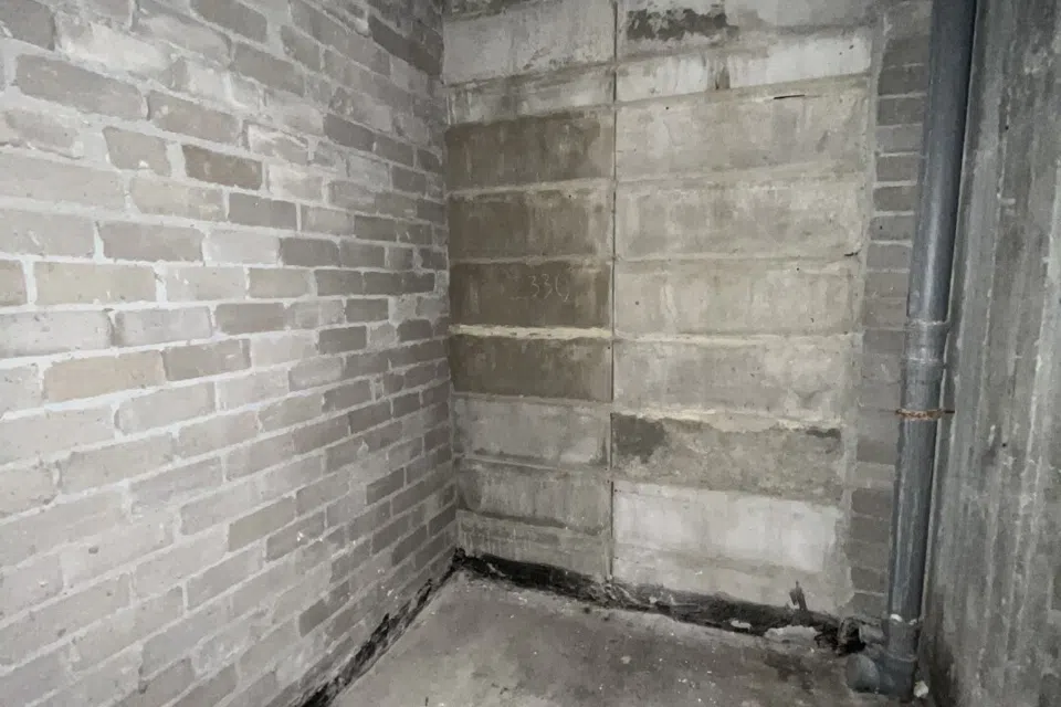 Продаётся 4-комнатная квартира, 199.9 м²