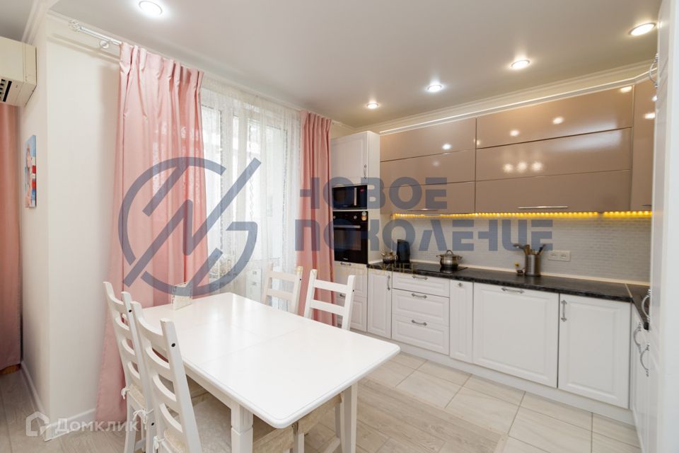 Продаётся 3-комнатная квартира, 90.2 м²
