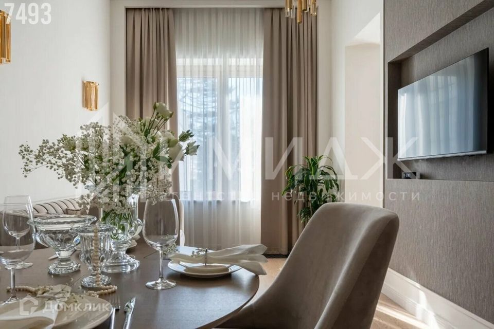 Продаётся 2-комнатная квартира, 65 м²