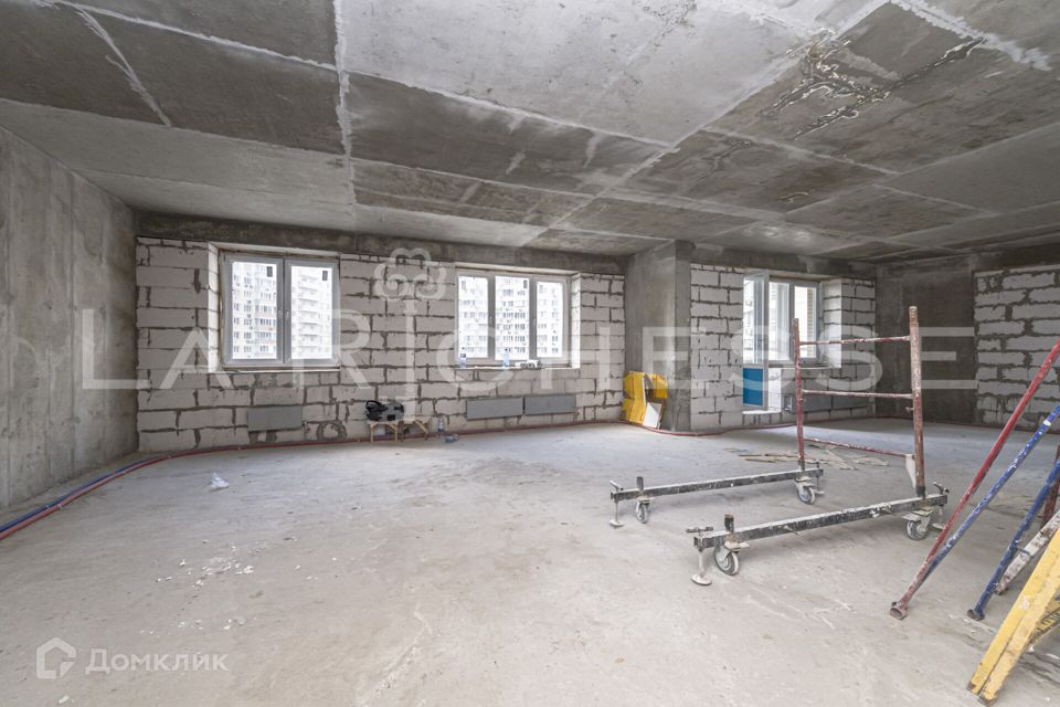 Продаётся 5-комнатная квартира, 153 м²