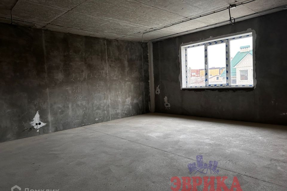 Продаётся 1-комнатная квартира, 82 м²