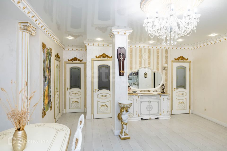 Продаётся 4-комнатная квартира, 104 м²