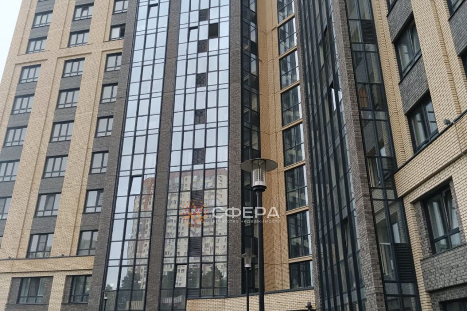 Продаётся 3-комнатная квартира, 107 м²