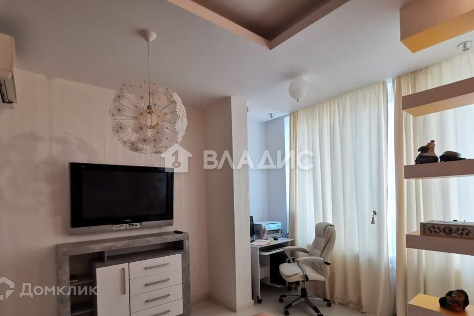 Продаётся 3-комнатная квартира, 104.5 м²