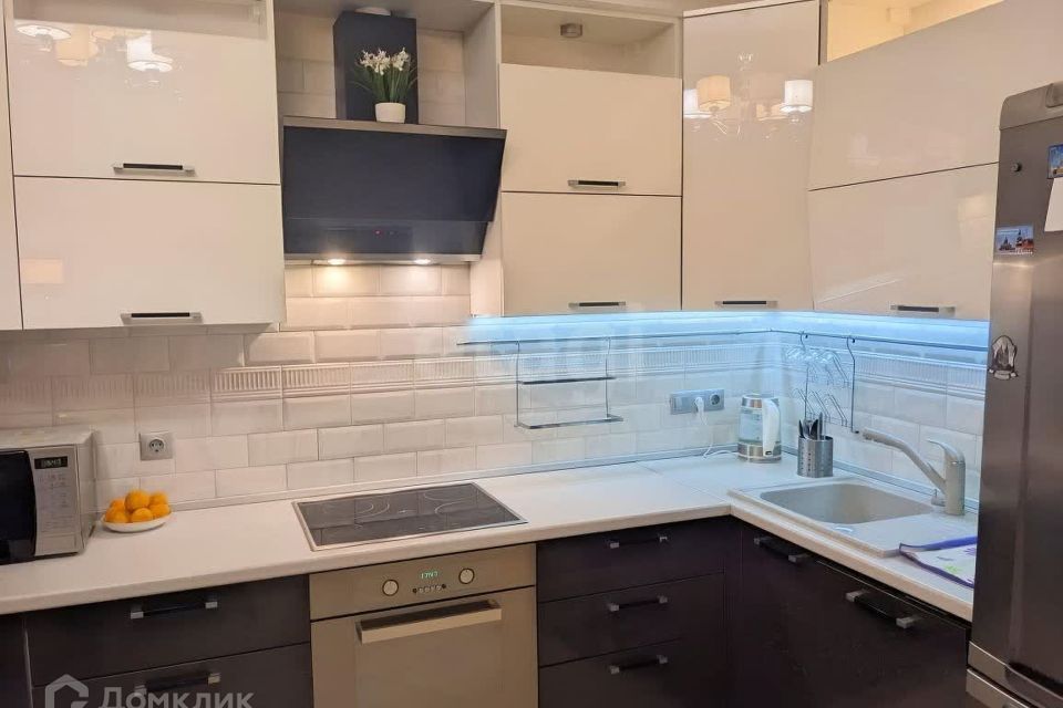 Сдаётся 1-комнатная квартира, 56.3 м²