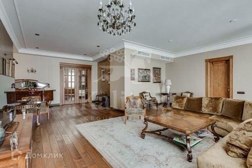 Продаётся 3-комнатная квартира, 206 м²