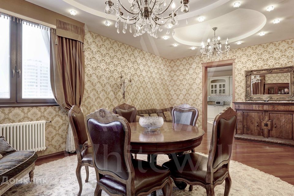 Продаётся 4-комнатная квартира, 177.8 м²