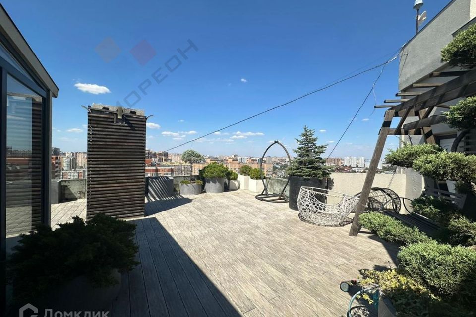 Продаётся 4-комнатная квартира, 161.3 м²